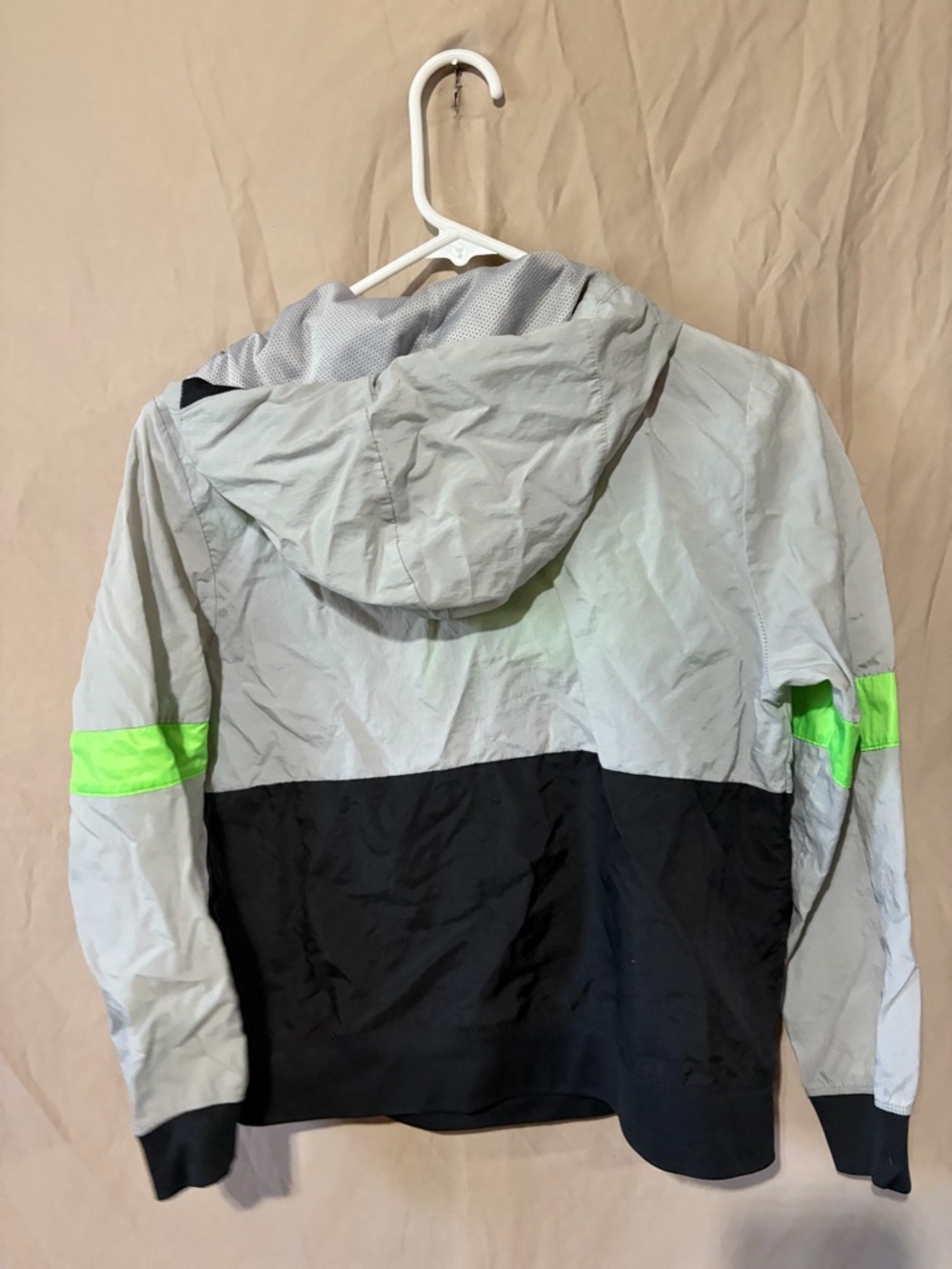Nike jacket - Picture 3 of 3